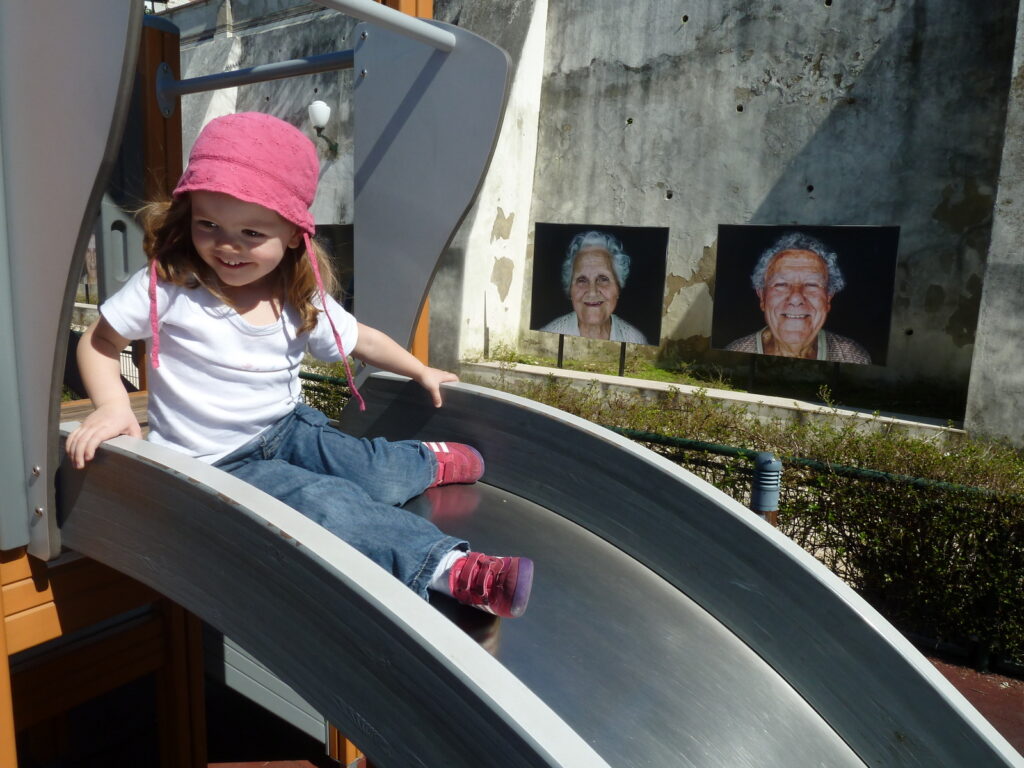 et Parc avec jeux pour notre enfant