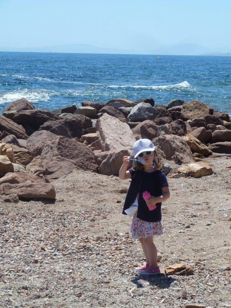 Bulles à la plage de Boulouris