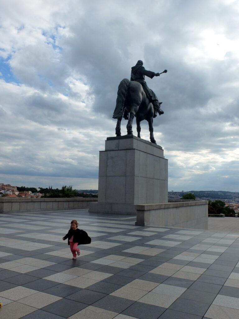 La statue de Jan Žižka (à priori la plus grande statue équestre du monde)