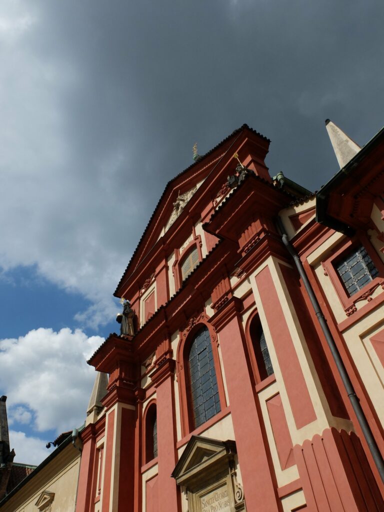Basilique Saint Georges (château de Prague)