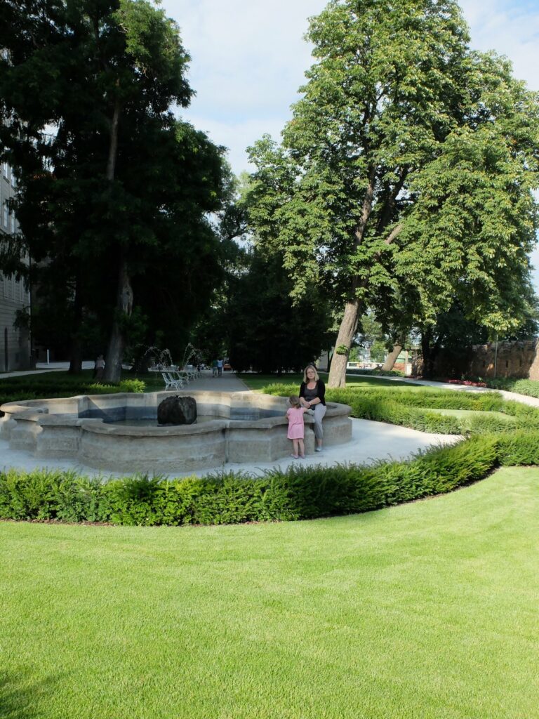 Visite en famille du jardin royal (Královská Zahrada) en fin de journée