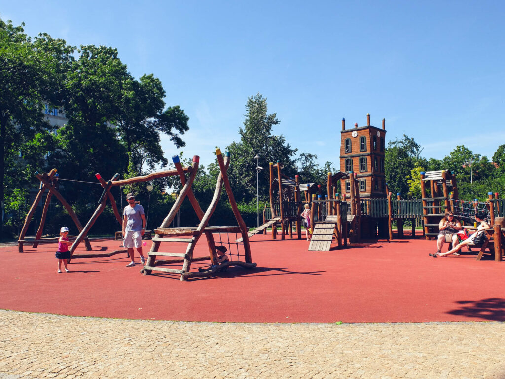 Parc de jeux pour enfants à Vinohrady (Prague)