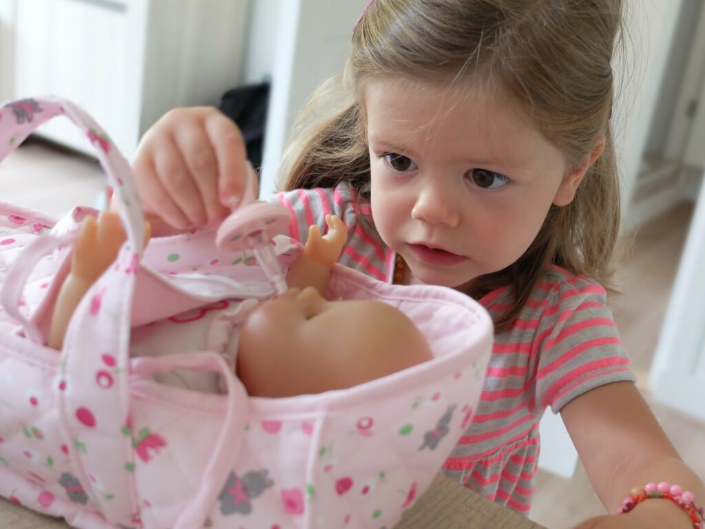 Chloé profite de ses nouveaux jeux
