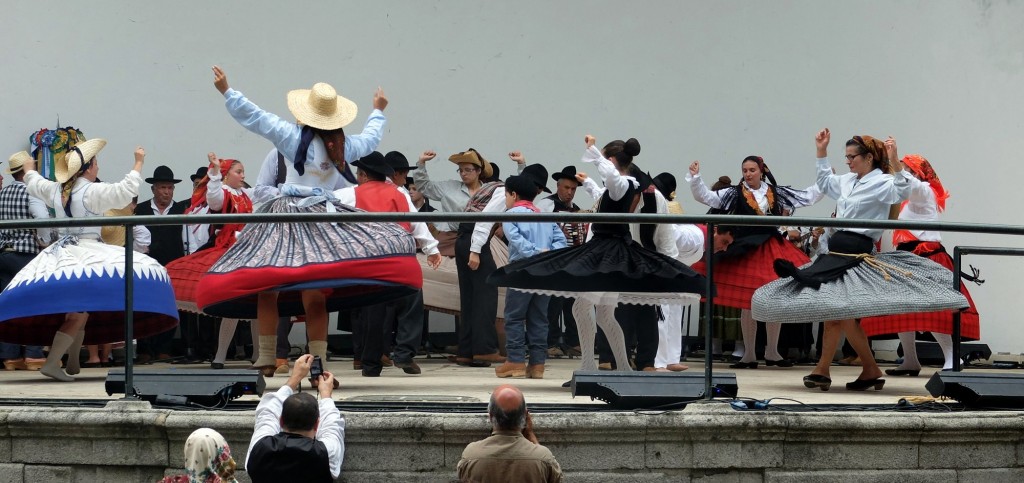 Jardins do Palácio de Cristal : danse folklorique