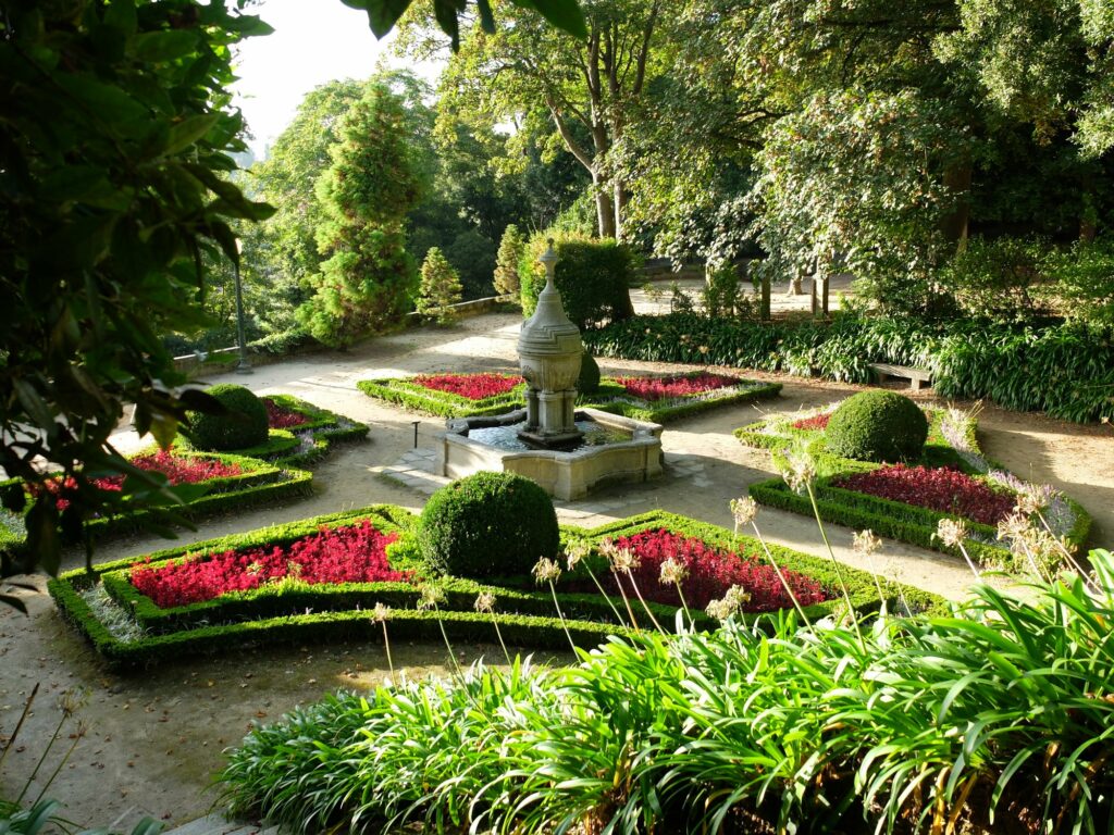 Jardin du palais de Cristal en fleur. Un eden pour les enfants.