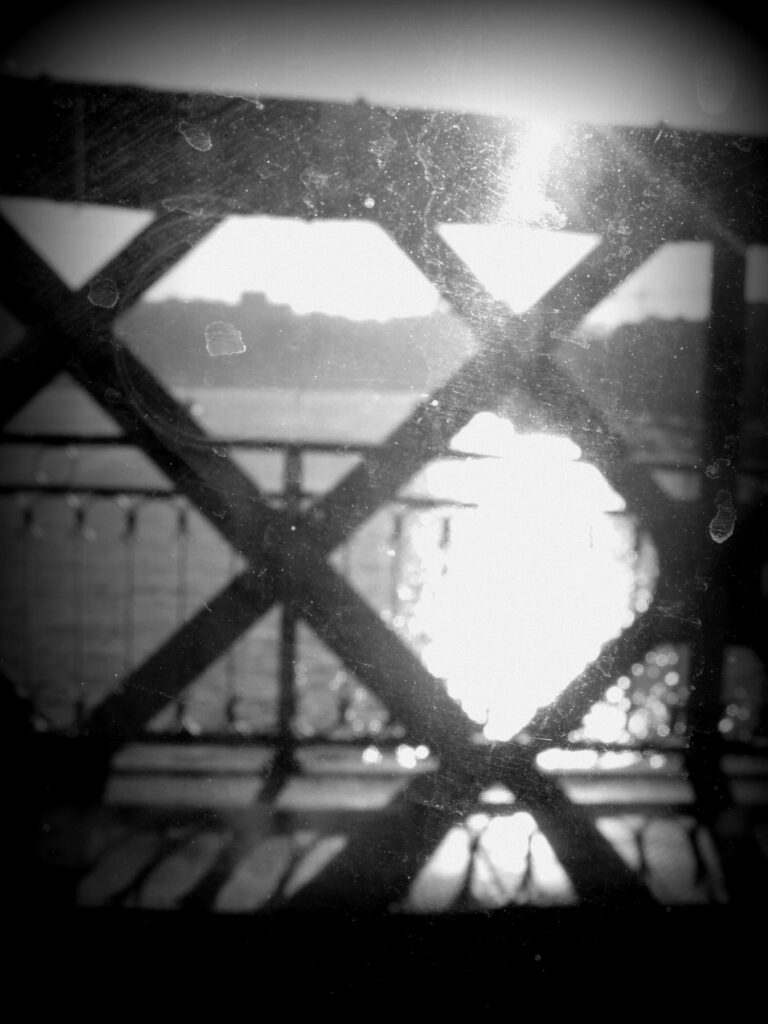 Vue sur le Pont Luis, à travers la vitre du bus