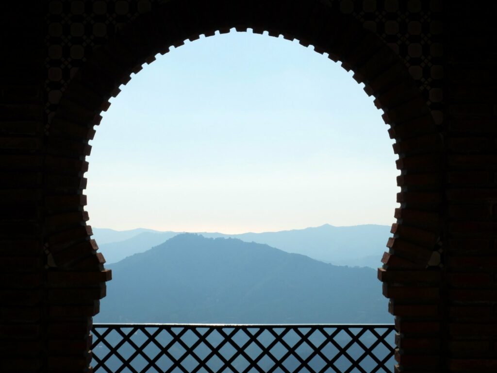 Balcon avec vue sur la campagne andalouse