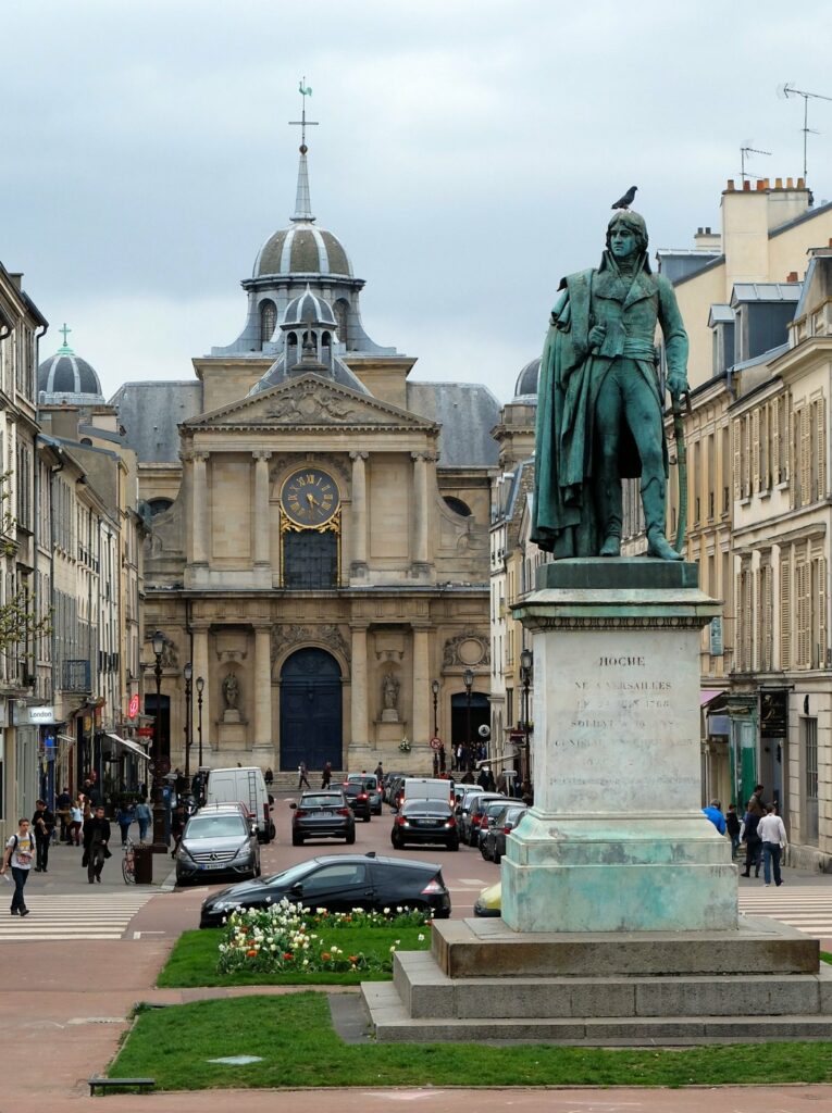 Statue de la place Hoche à Versailles