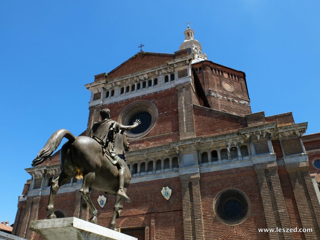 La cathédrale de Pavie : duomo di Pavia