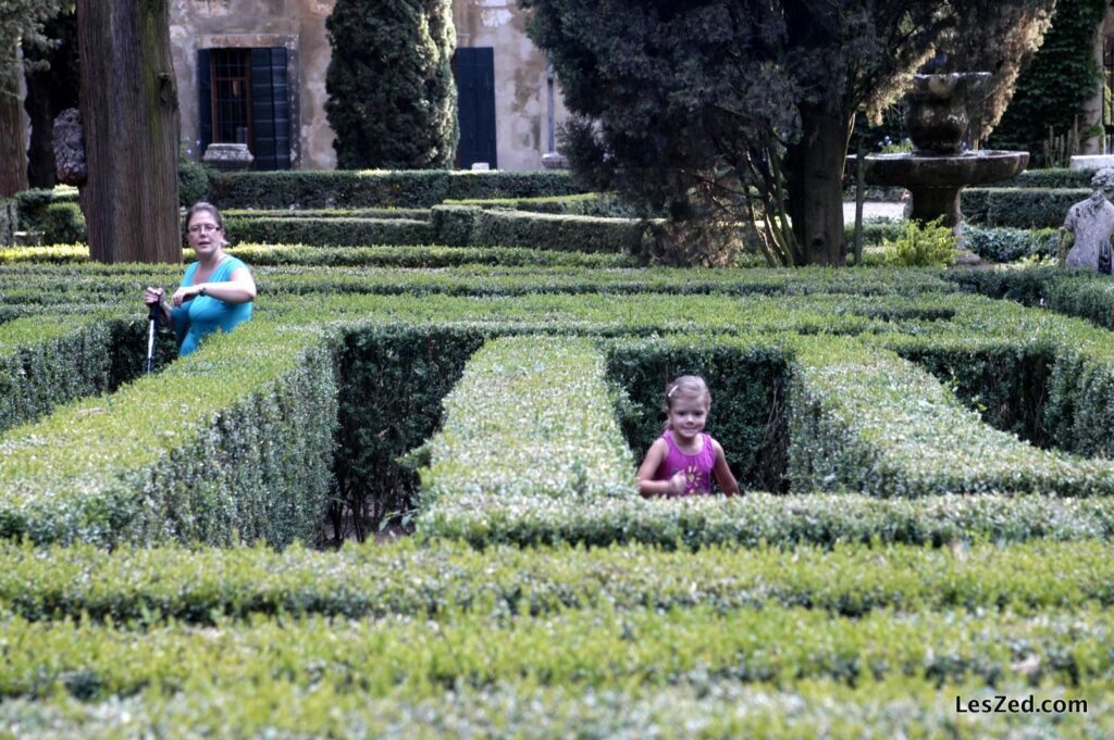 Jardin Giusti : partie de loup en famille dans les labyrinthes du parc