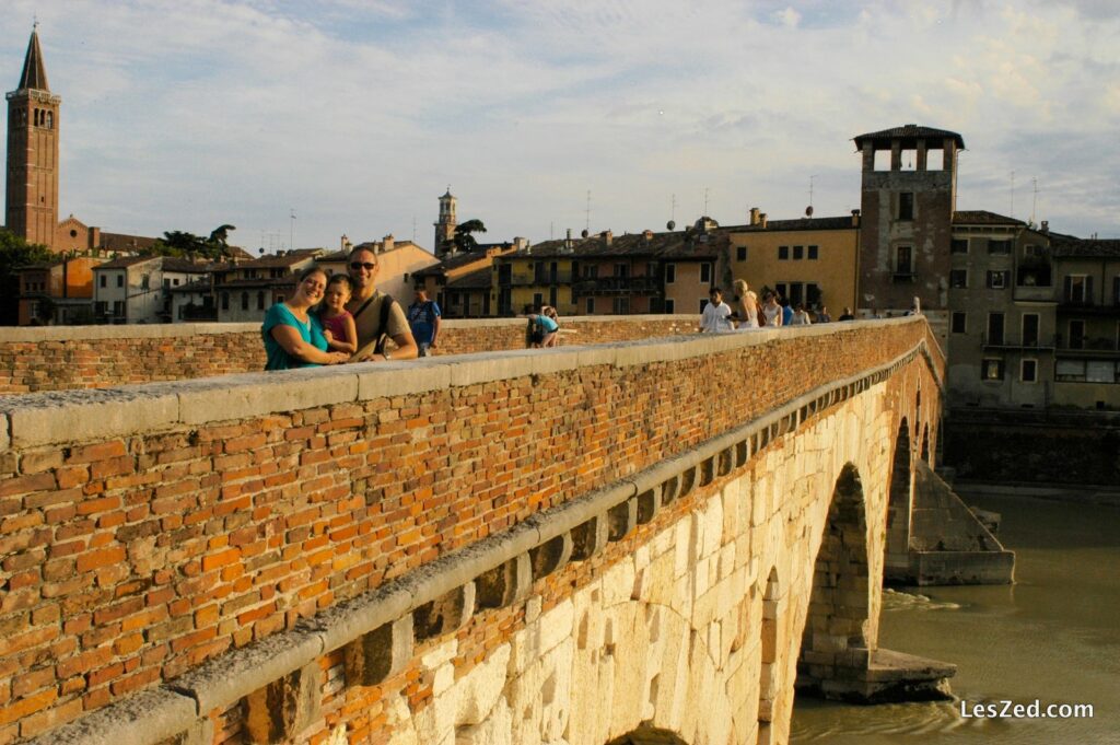 LesZed sur le pont de pierre (Ponte Pietra)