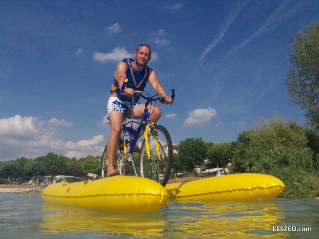 Max s'essaie au Waterbike