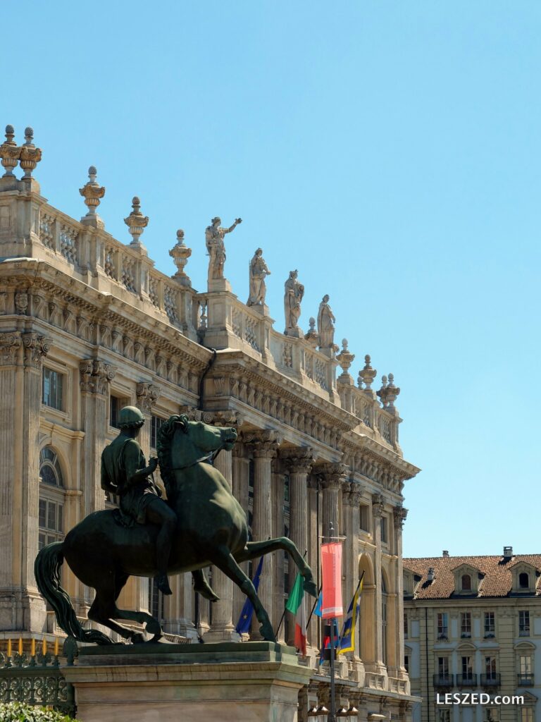 Palazzo Madama (avec ses deux façades opposées très différentes)