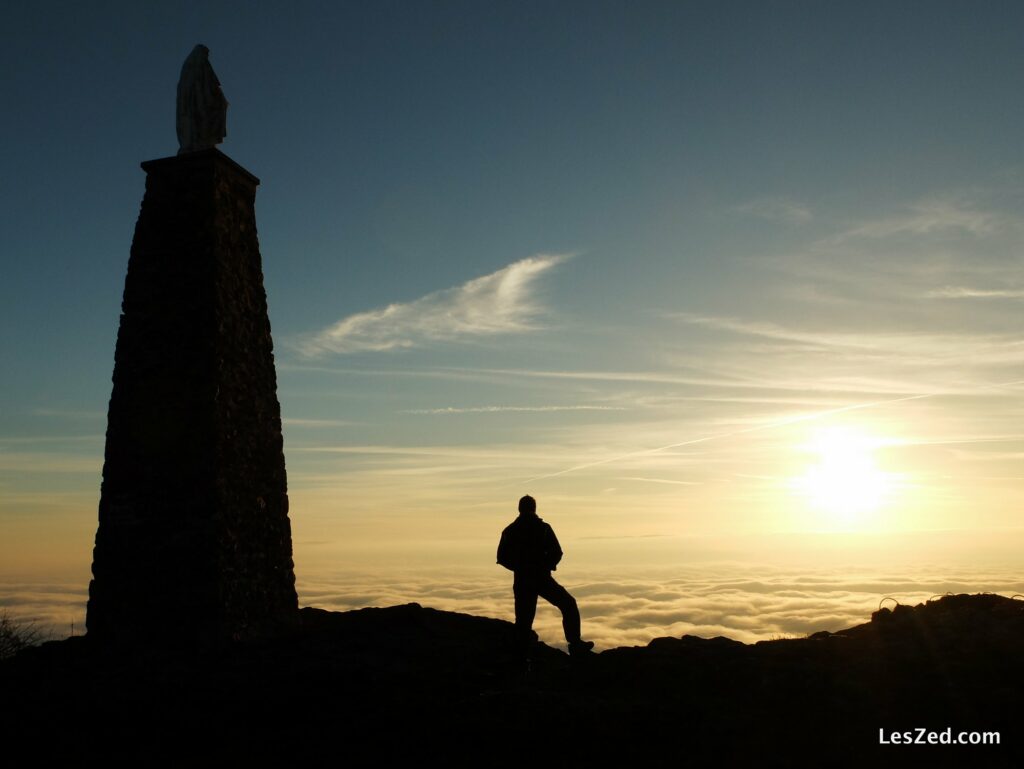 La vierge & Max, contemplatifs