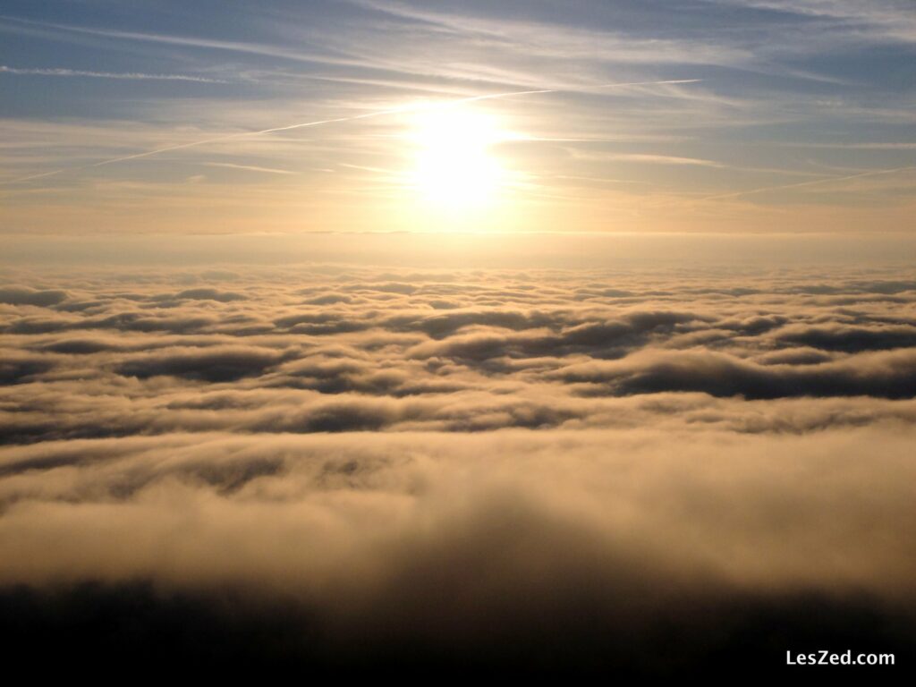 Lever de soleil sur mer de nuages (Pilat)