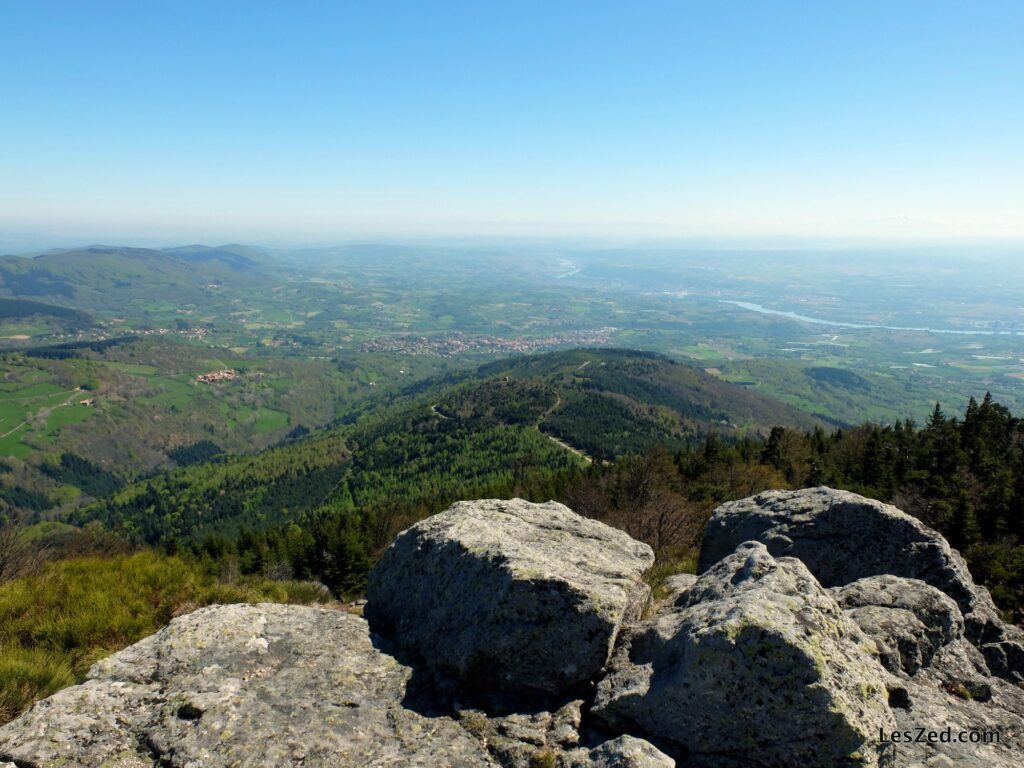 Vue sur le Pilat (versant Est) à la pointe des Trois Dents