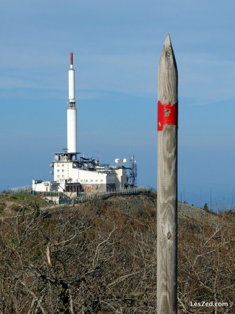 L'émetteur du mont Pilat et ses 80m de hauteur