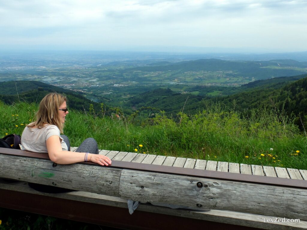 Pause avec vue sur le parc du Pilat (versant Est)