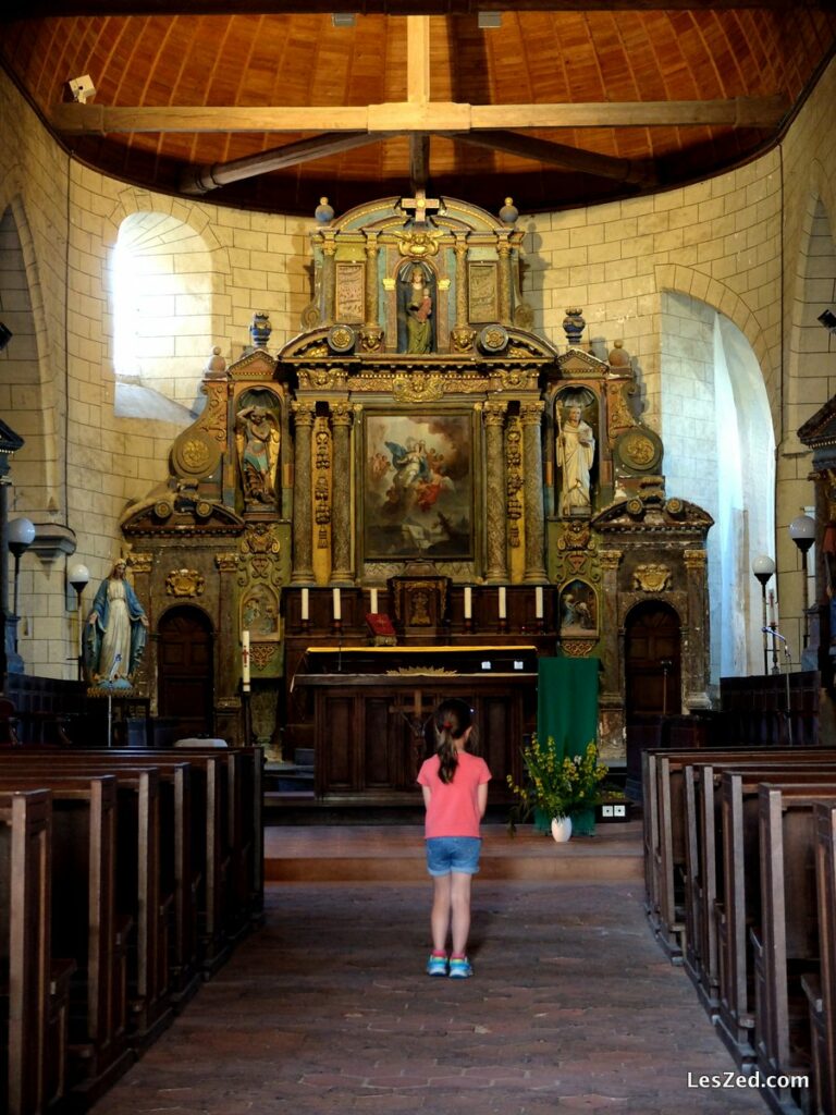 Intérieur de l'église de Moutiers-au-Perche