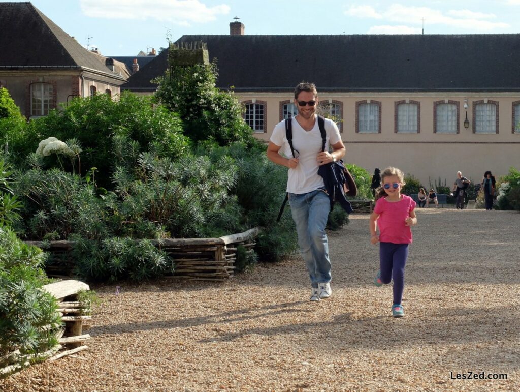 Chartres en famille : Max & Chloé