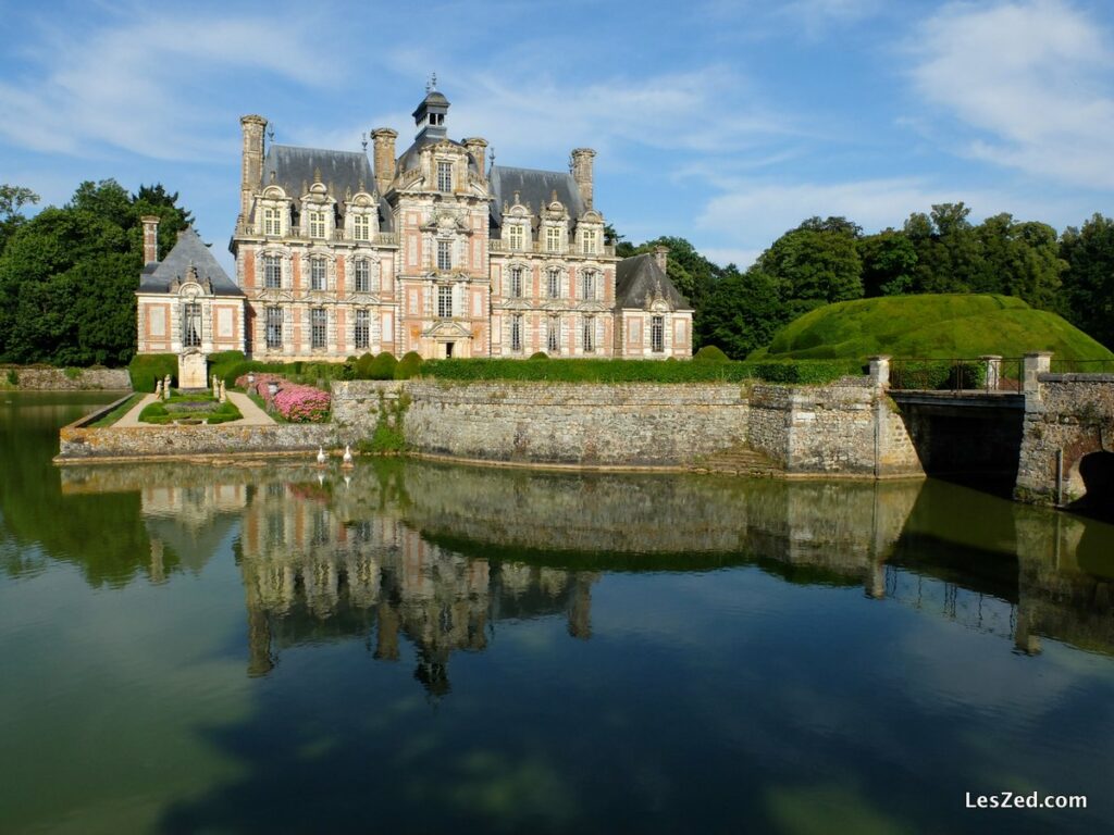 L'entrée du Château de Beaumesnil