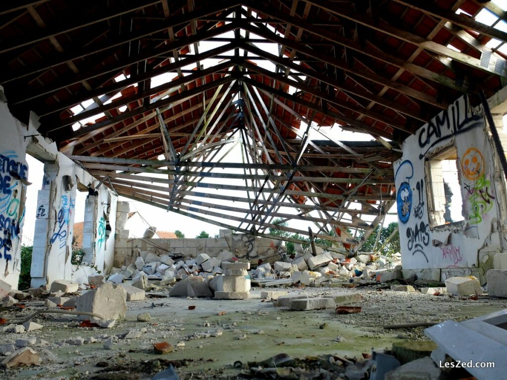 La village fantôme de Pirou : maisons abandonnées