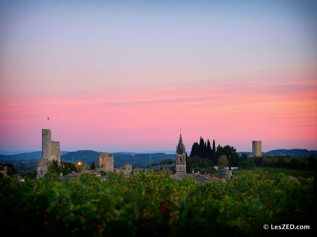 Aiguèze au coucher de soleil