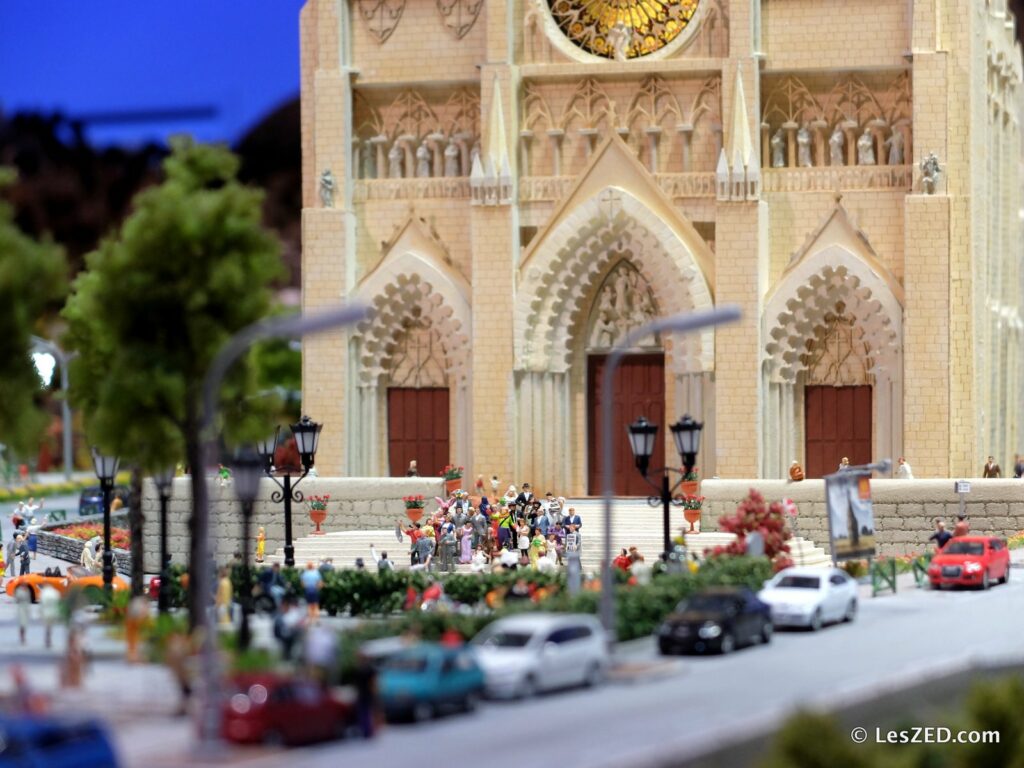 Mini World Lyon : église