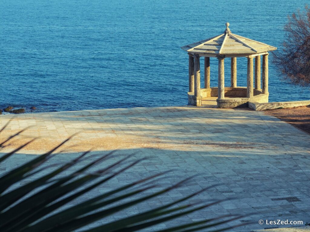 Chemin de ronde de S'Agaro : petit kiosque