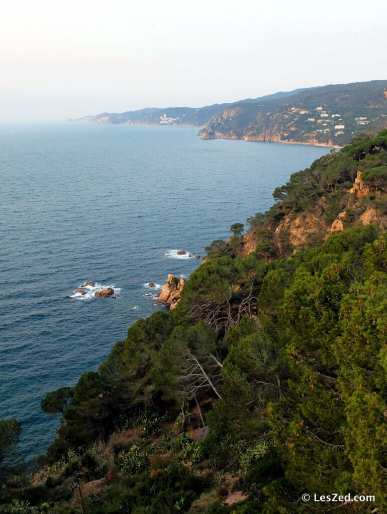 Vue sur la côte depuis l'ermitage de Saint Elm