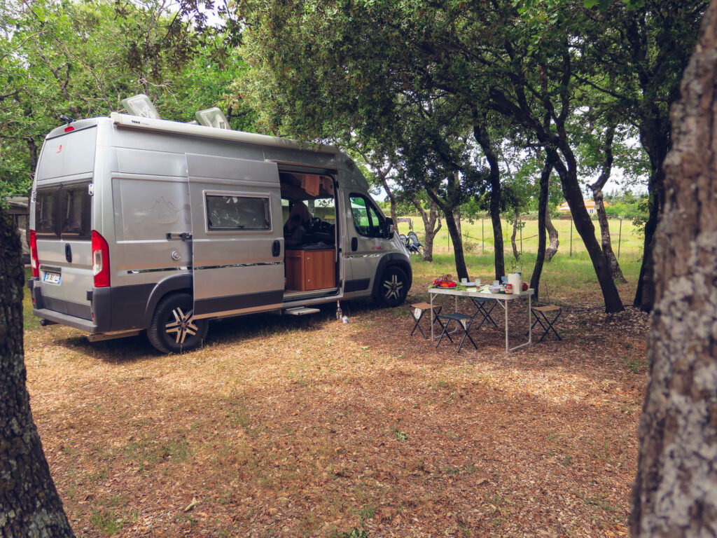 Luberon camping car Domaine des Chênes Blancs