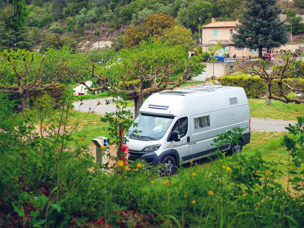 Luberon camping-car fourgon dormir Bonnieux