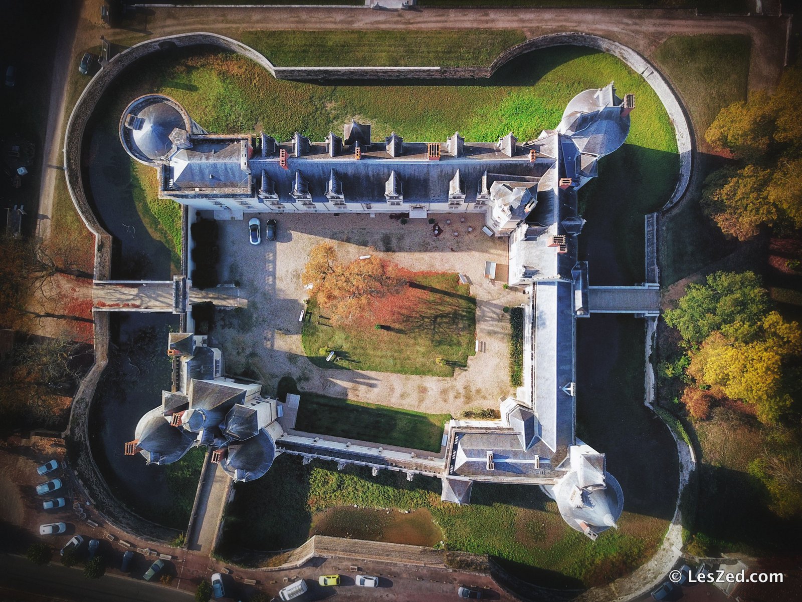 Vue aérienne (avec le drone) du château de Dissay