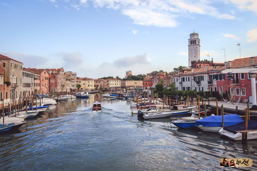 L'île de San Pietro di Castello (à droite) et son canal