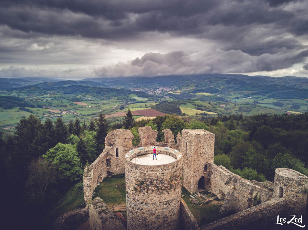 Château des Cornes d’Urfé et vue drone