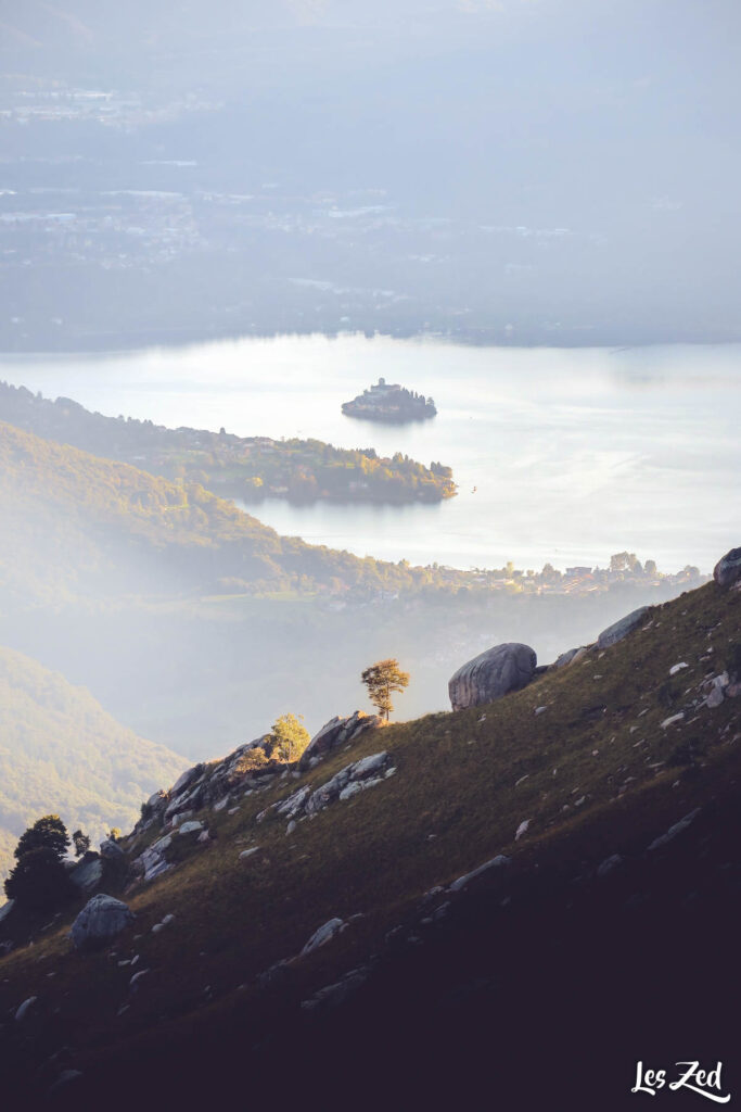 Le Lac d'Orta vu depuis Mottarone (Italie)