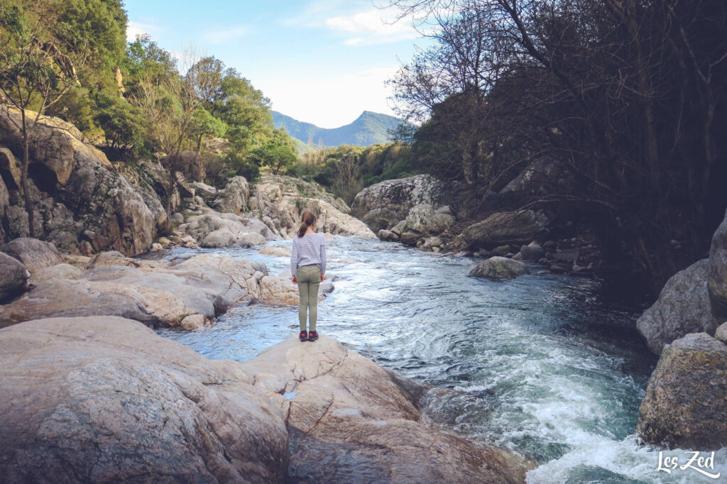 Enfant dans les Gorges d'Héric