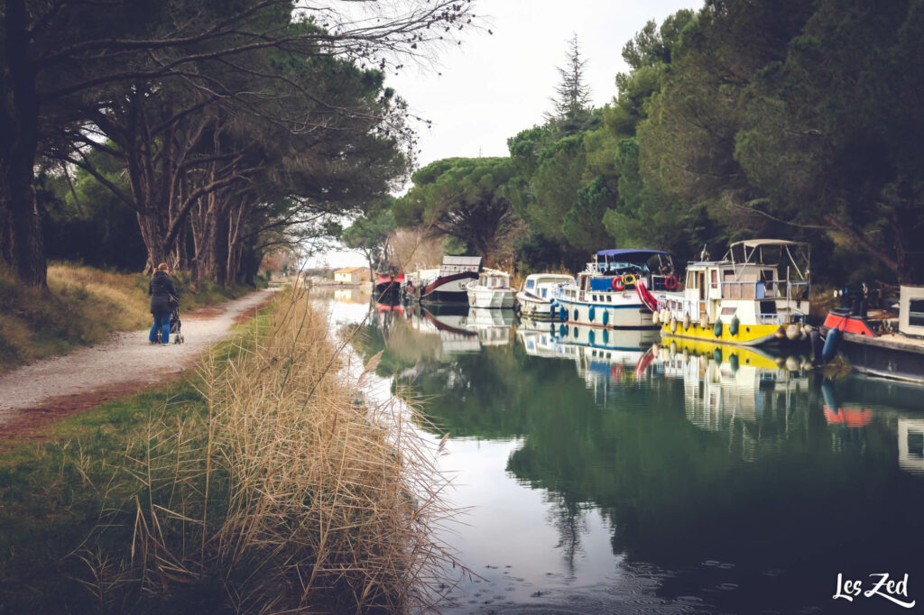 Port de La Robine en direction du Pont-Canal de la Cesse