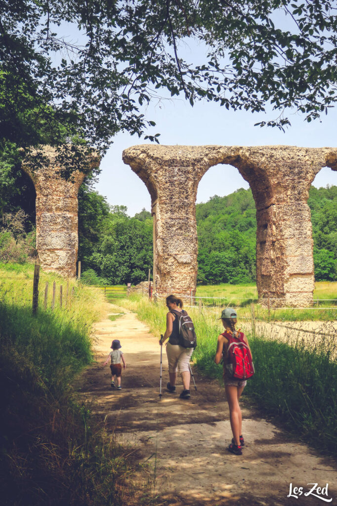 Monts du Lyonnais aqueduc pont-siphon du Garon famille