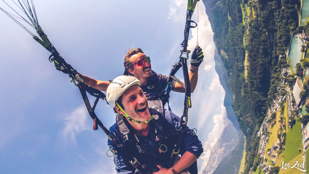 Samoens en ete - parapente selfie