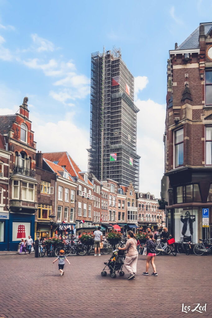 La grande tour (Dom Toren) en renovation