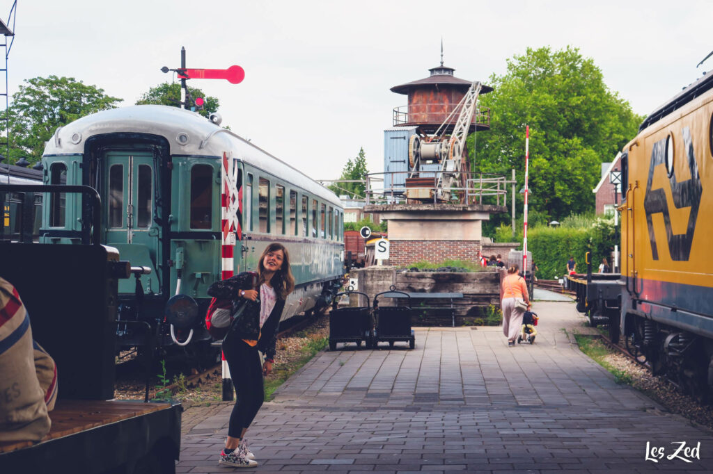 On visite des trains postaux