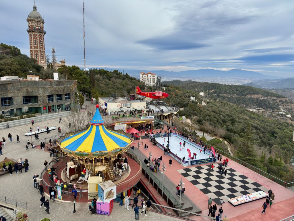 Tibidabo parc attractions hauteurs Barcelone