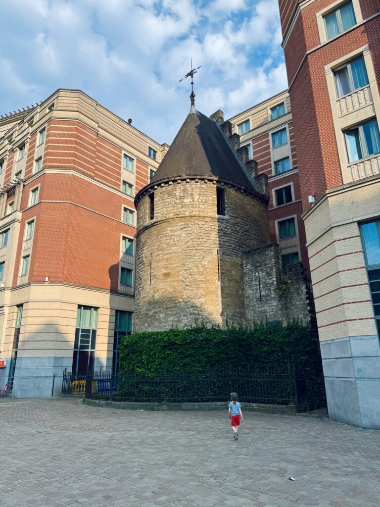 Bruxelles Tour Noire enfant
