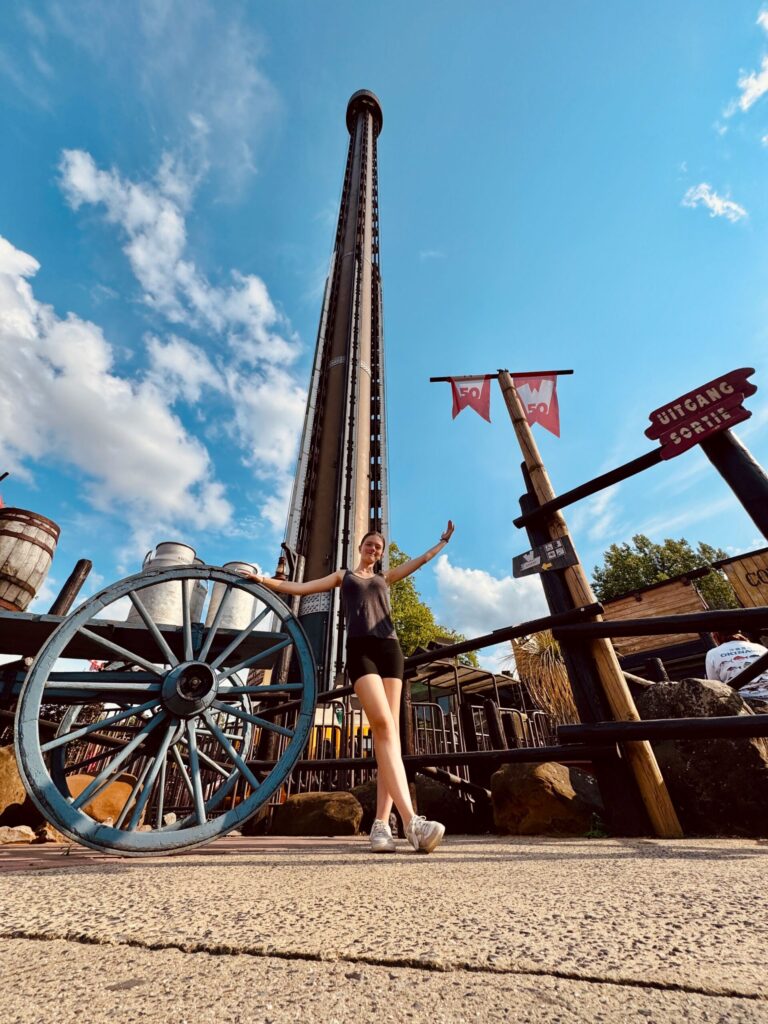 Walibi Belgium Dalton Terror tour de chute Chloe
